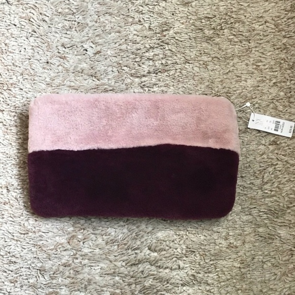 NY&CO Cute Clutch!!
